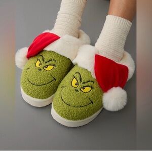 American Eagle Outfitters Green and Red Grinch Slippers